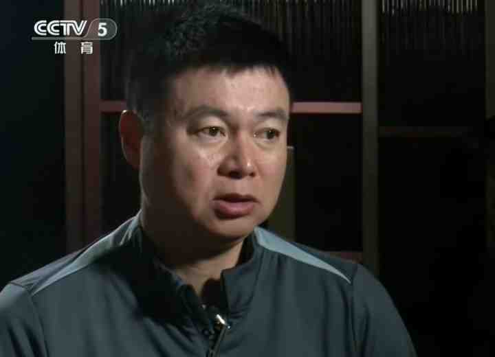  于根伟：球迷有时调侃会我给自己续约，我真没那权利